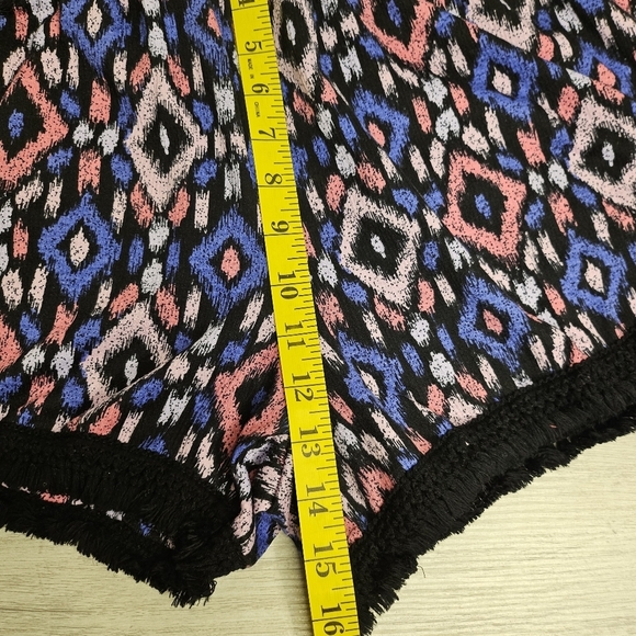 No Boundaries Juniors Multicolored Aztec Fringed Hem Stretchy Spadex XXXL (21) - Picture 8 of 12